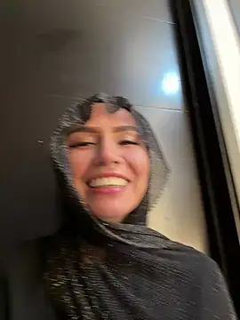 Snapshot of Darsha_Khemu chatting on 06/18/26, 11:21 Darsha Khemu online show from 06/18/26, 11:21
