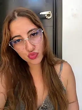 Snapshot of Darsha_Khemu chatting on 06/11/26, 12:32 Darsha Khemu online show from 06/11/26, 12:32