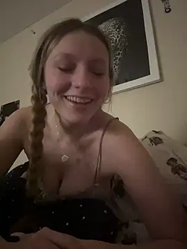 Snapshot of hyperafterdark chatting on 03/02/26, 04:13 hyperafterdark online show from 03/02/26, 04:13