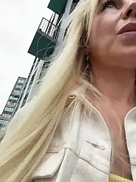 LisaMurr online show from 06/01/26, 02:17