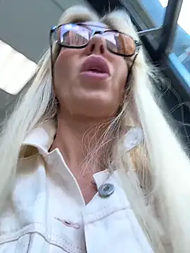 LisaMurr online show from 05/25/26, 12:59