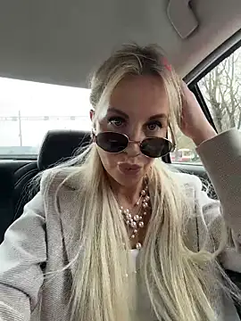 LisaMurr online show from 04/30/26, 11:50