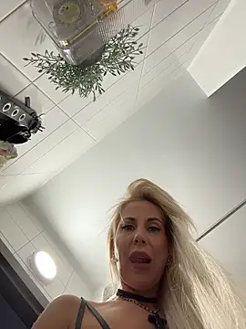 LisaMurr online show from 04/01/26, 03:09