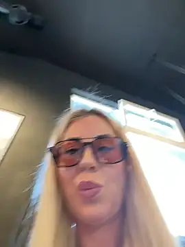 LisaMurr online show from 05/14/26, 12:02