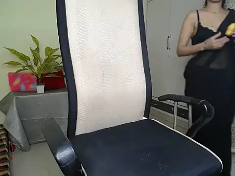 Snapshot of Air_Beauty chatting on 02/28/26, 04:28 Air Beauty online show from 02/28/26, 04:28