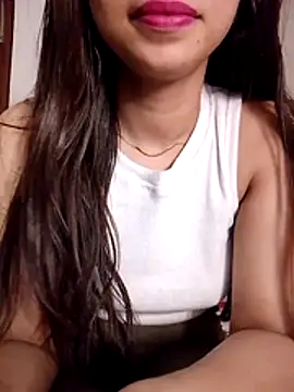 Snapshot of cute_girl_29 chatting on 07/08/26, 06:30 cute girl 29 online show from 07/08/26, 06:30