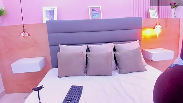 ivonne duval online show from 04/14/26, 04:01