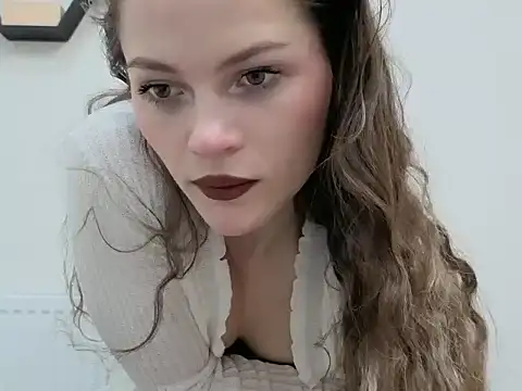 Avelinehowo uwu online show from 03/28/26, 01:45