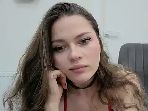 Avelinehowo uwu online show from 04/07/26, 04:53