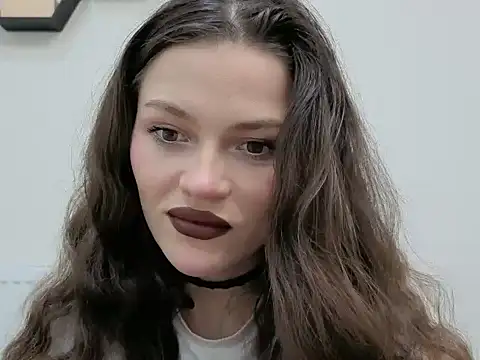 Avelinehowo uwu online show from 04/04/26, 01:50