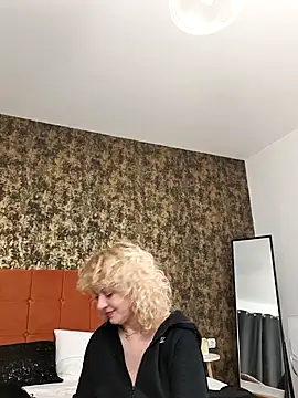 Snapshot of LaireeFelini chatting on 02/22/26, 07:37 LaireeFelini online show from 02/22/26, 07:37