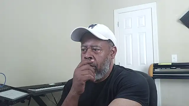 Cleozevo1961 online show from 03/05/26, 06:48