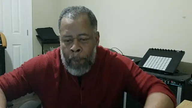 Cleozevo1961 online show from 04/21/26, 12:01