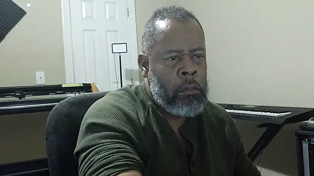 Cleozevo1961 online show from 03/25/26, 03:39