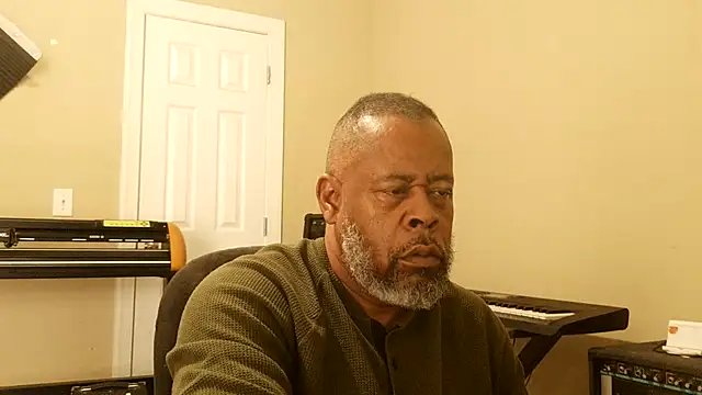 Cleozevo1961 online show from 03/11/26, 09:20