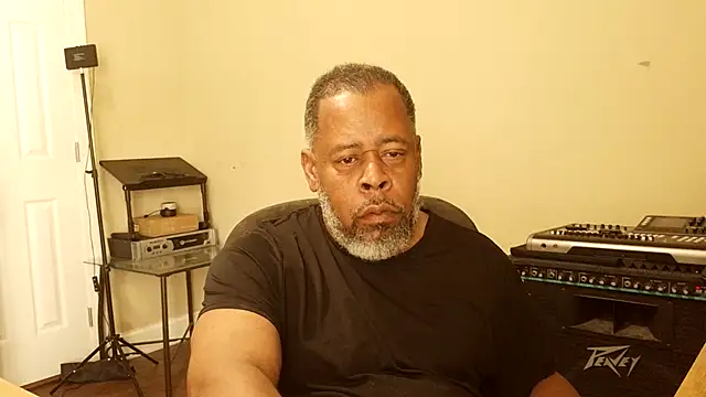 Cleozevo1961 online show from 04/11/26, 06:00