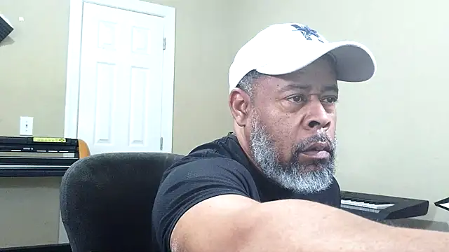 Cleozevo1961 online show from 03/04/26, 05:21