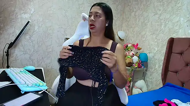 SelinaRussell online show from 05/26/26, 12:42
