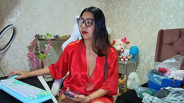 Snapshot of SelinaRussell chatting on 06/08/26, 09:26 SelinaRussell online show from 06/08/26, 09:26