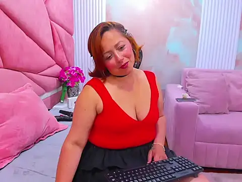 Snapshot of Viooleta_thomson chatting on 02/22/26, 04:15 Viooleta thomson online show from 02/22/26, 04:15