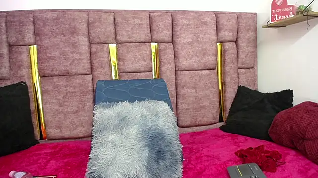 SKARLET KOVA online show from 04/14/26, 12:10