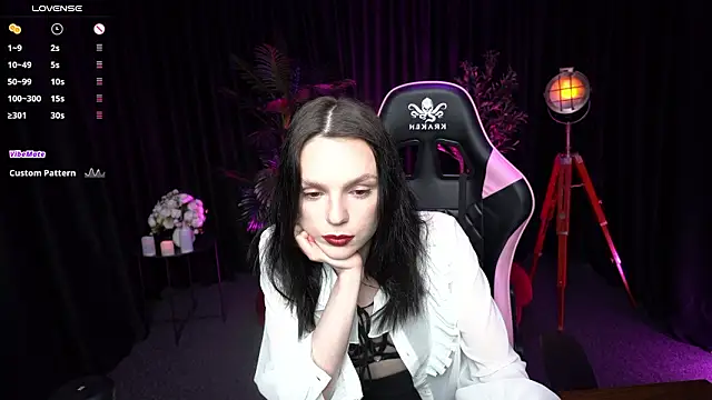 Wild Alice me online show from 03/25/26, 04:06