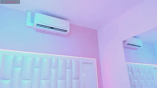 Liia Collins online show from 04/13/26, 05:28