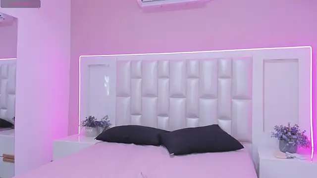 Liia Collins online show from 04/15/26, 05:28