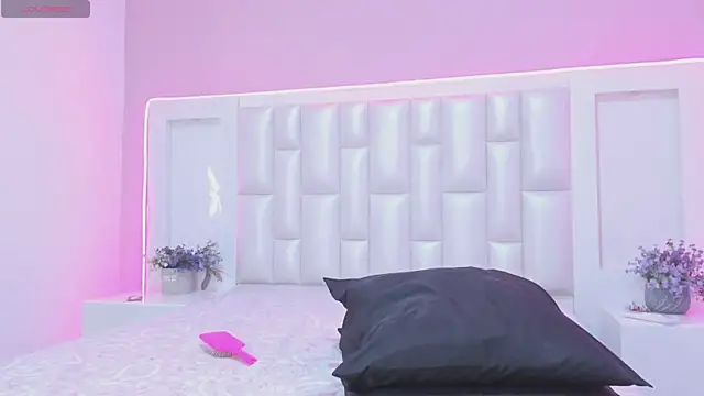 Liia Collins online show from 03/19/26, 06:08