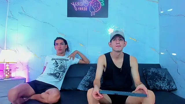 Snapshot of Spicy_guys chatting on 03/02/26, 01:18 Spicy guys online show from 03/02/26, 01:18