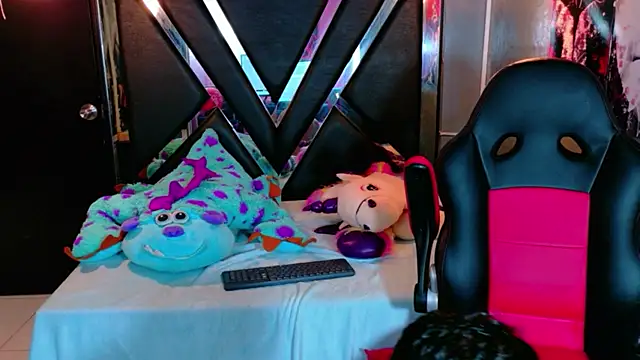 Snapshot of EstevenBrown1 chatting on 02/18/26, 01:18 EstevenBrown1 online show from 02/18/26, 01:18