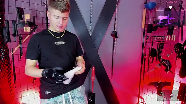 Snapshot of MrJustin_Brianna_BDSM chatting on 02/21/26, 06:54 MrJustin Brianna BDSM online show from 02/21/26, 06:54