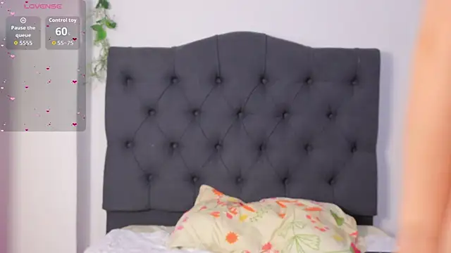 Snapshot of AmyKiss_ chatting on 07/10/26, 12:49 AmyKiss online show from 07/10/26, 12:49