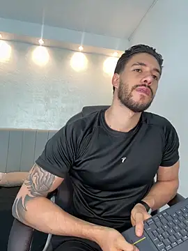 Snapshot of evans_campbell1 chatting on 02/28/26, 11:37 evans campbell1 online show from 02/28/26, 11:37