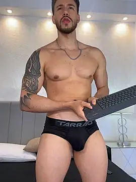 Snapshot of evans_campbell1 chatting on 02/21/26, 12:23 evans campbell1 online show from 02/21/26, 12:23