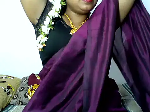 Snapshot of Angel_honeybear_143 chatting on 06/06/26, 04:34 Angel honeybear 143 online show from 06/06/26, 04:34