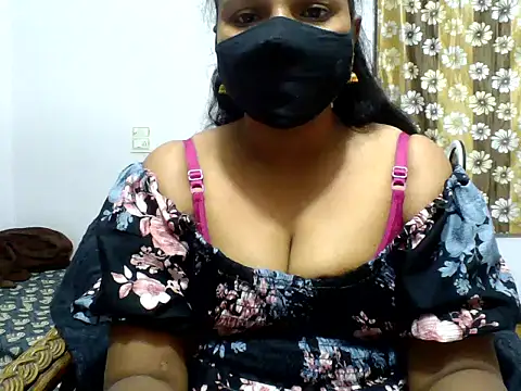 Snapshot of Angel_honeybear_143 chatting on 03/11/26, 04:34 Angel honeybear 143 online show from 03/11/26, 04:34