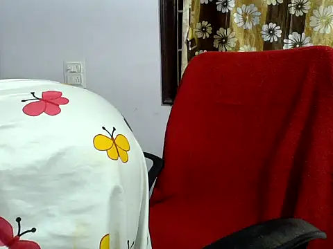 Snapshot of Angel_honeybear_143 chatting on 06/21/26, 04:35 Angel honeybear 143 online show from 06/21/26, 04:35