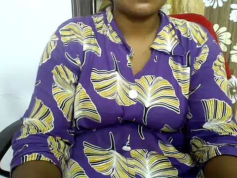 Snapshot of Angel_honeybear_143 chatting on 06/17/26, 06:07 Angel honeybear 143 online show from 06/17/26, 06:07