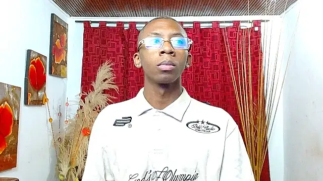 Snapshot of milo018 chatting on 02/18/26, 09:28 milo018 online show from 02/18/26, 09:28