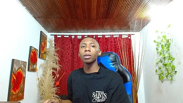 Snapshot of milo018 chatting on 03/03/26, 07:54 milo018 online show from 03/03/26, 07:54