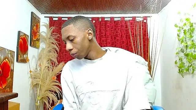 Snapshot of milo018 chatting on 02/24/26, 07:59 milo018 online show from 02/24/26, 07:59