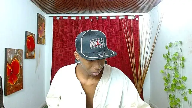 milo018 online show from 04/22/26, 09:27