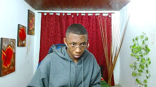 milo018 online show from 04/17/26, 06:38