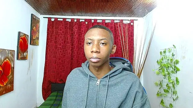 milo018 online show from 04/17/26, 08:33