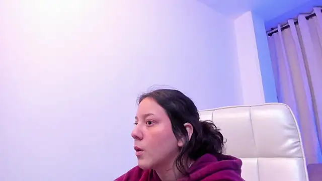 Snapshot of Chloe_Noire chatting on 04/12/26, 12:08 Chloe Noire online show from 04/12/26, 12:08