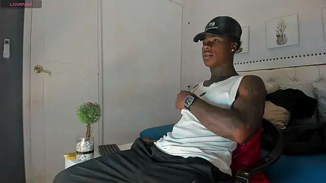 Snapshot of toower_ chatting on 02/25/26, 04:12 toower online show from 02/25/26, 04:12