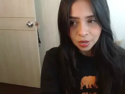 Snapshot of Pauliha chatting on 02/25/26, 05:02 Pauliha online show from 02/25/26, 05:02