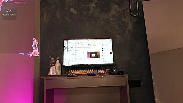 naomii1 online show from 02/24/26, 09:32