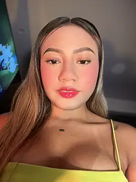 Snapshot of Dulce_Sofi_ chatting on 04/13/26, 10:36 Dulce Sofi online show from 04/13/26, 10:36